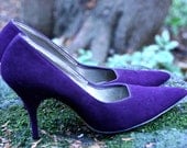 Vintage // 1960s // Easy To Per-Suede // Royal Purple Heels // 8 / 8 1/2