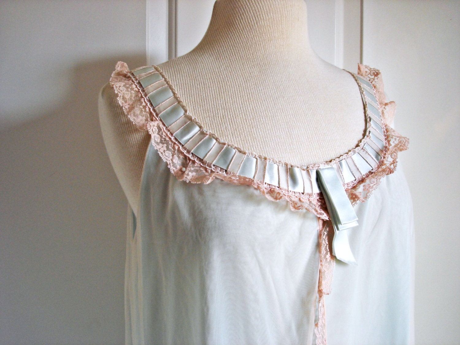 Vintage 60s night gown/ aqua blue/ Odette Barsa/ peach ecru beige chiffon overlay/ satin ribbons/ romantic feminine delicate/ wedding night