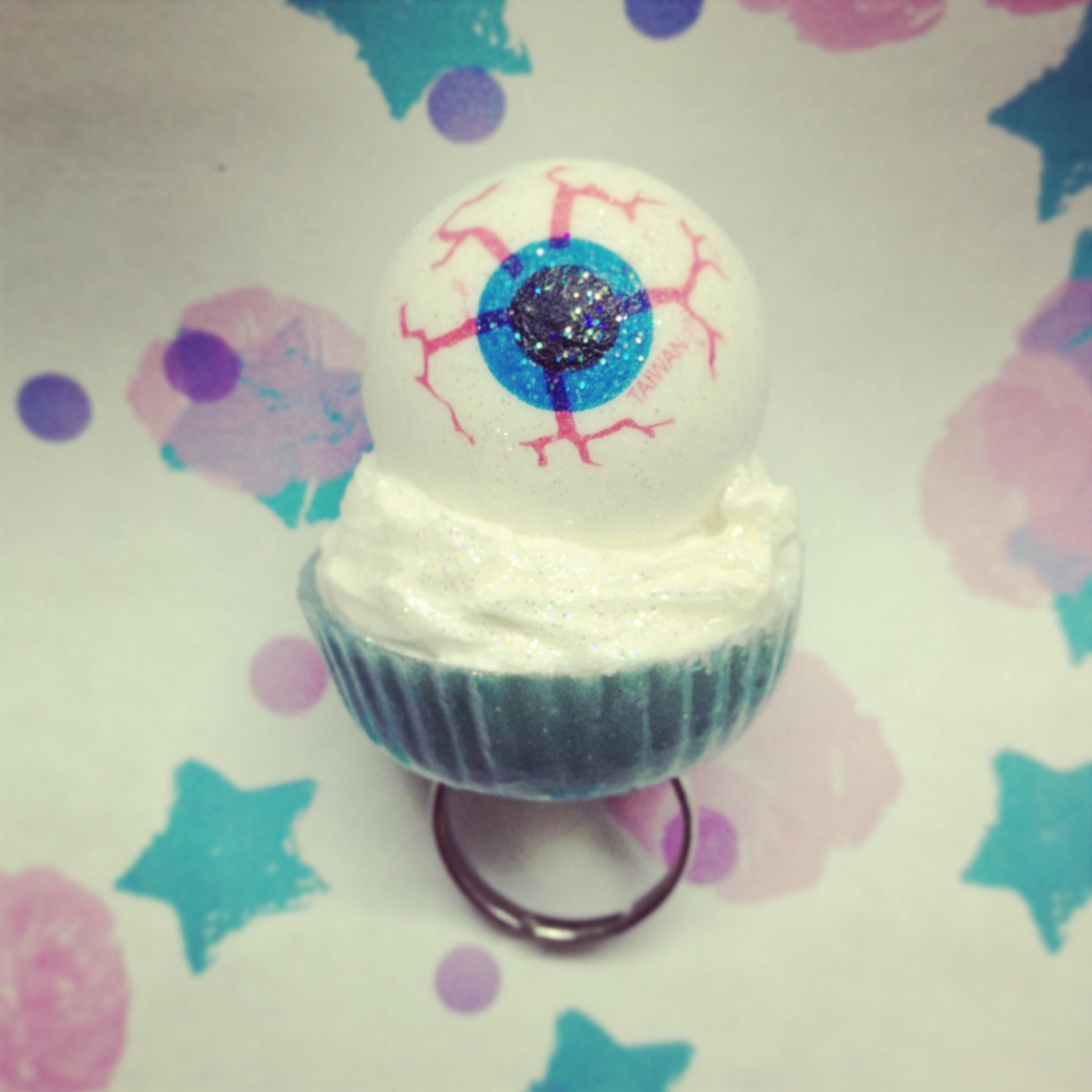 Eyeball Cupcake 