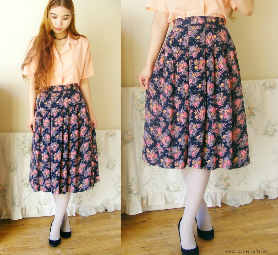 70s - floral pleated skirt / high waist skirt / silk skirt / navy blue with pink and yellow rose print / short midi length (S -M)