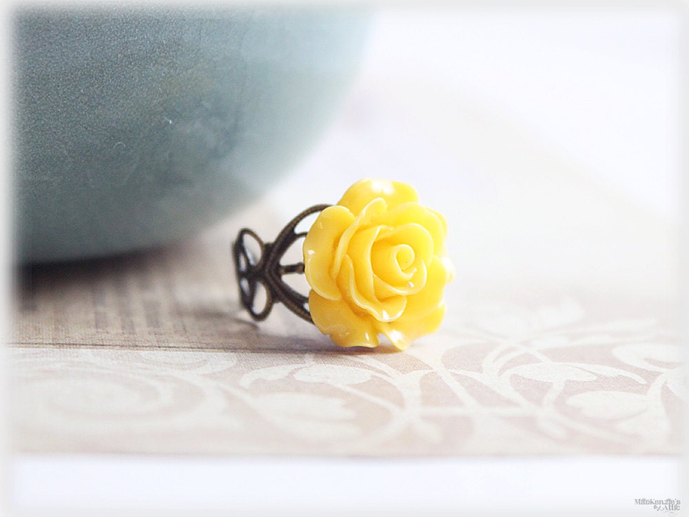 Yellow rose ring, lucite flower cabochon on vintage style filigree adjustable brass ring, victorian inspired jewelry
