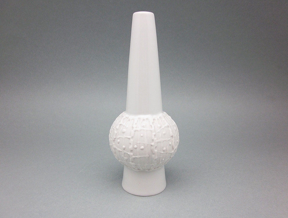White Op Art vase by Royal Porzellan Bavaria KPM / Kerafina (small)