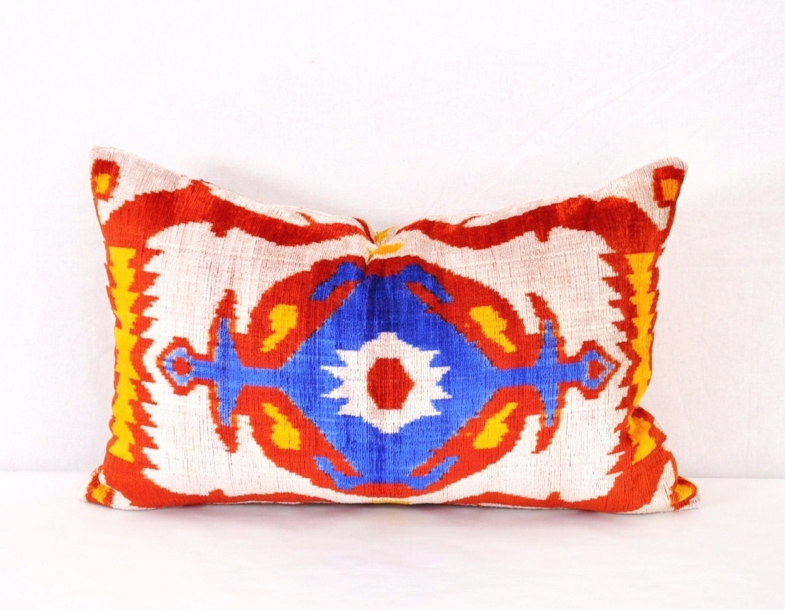 Antique Velvet Ikat pillow cover Hand woven - Pure Silk. Size - 15 x 23