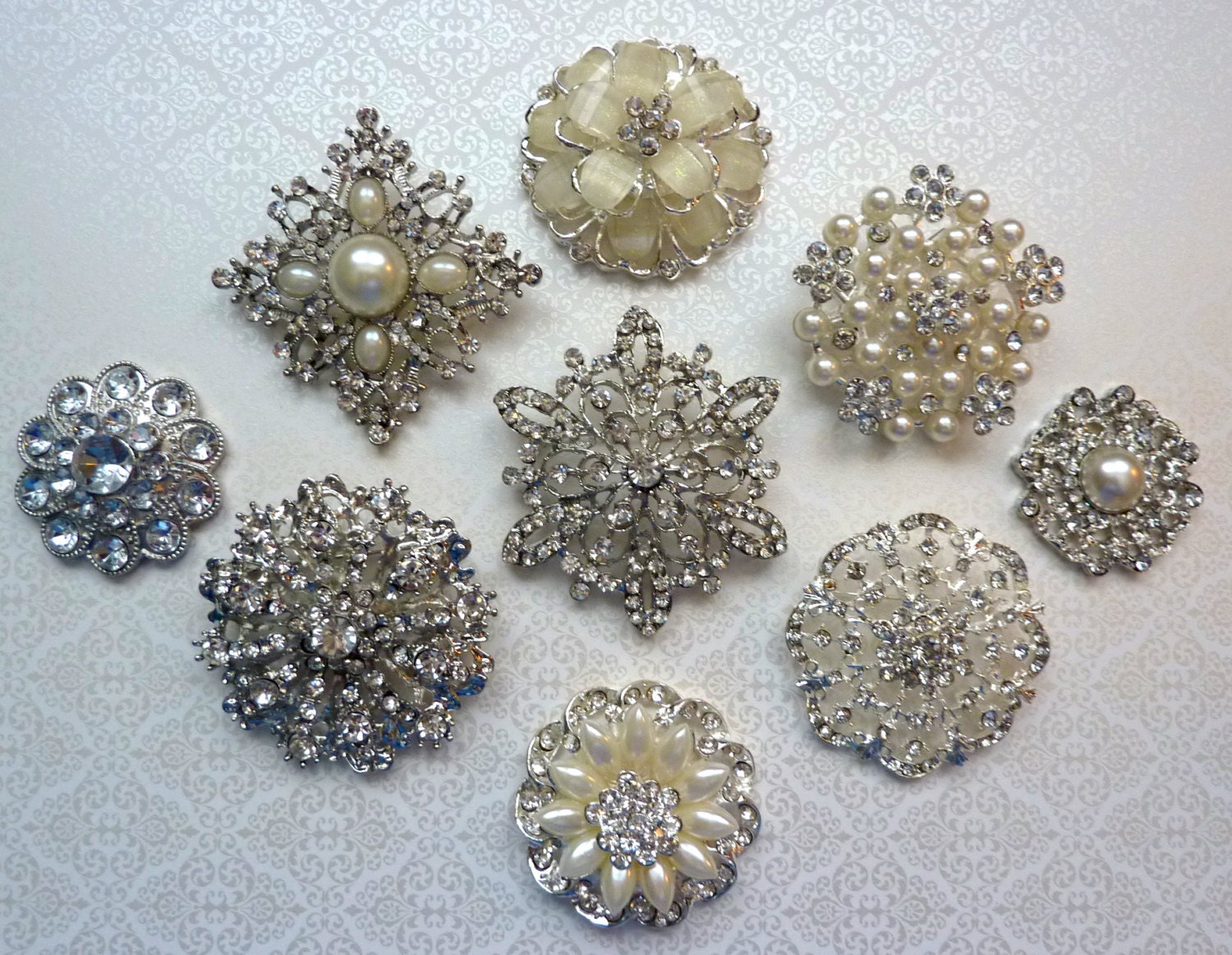 25 pcs Assortment Large Medium Bridal Vintage Style Silver Assortment Crystal Pearl Rhinestones Brooch Bouquet