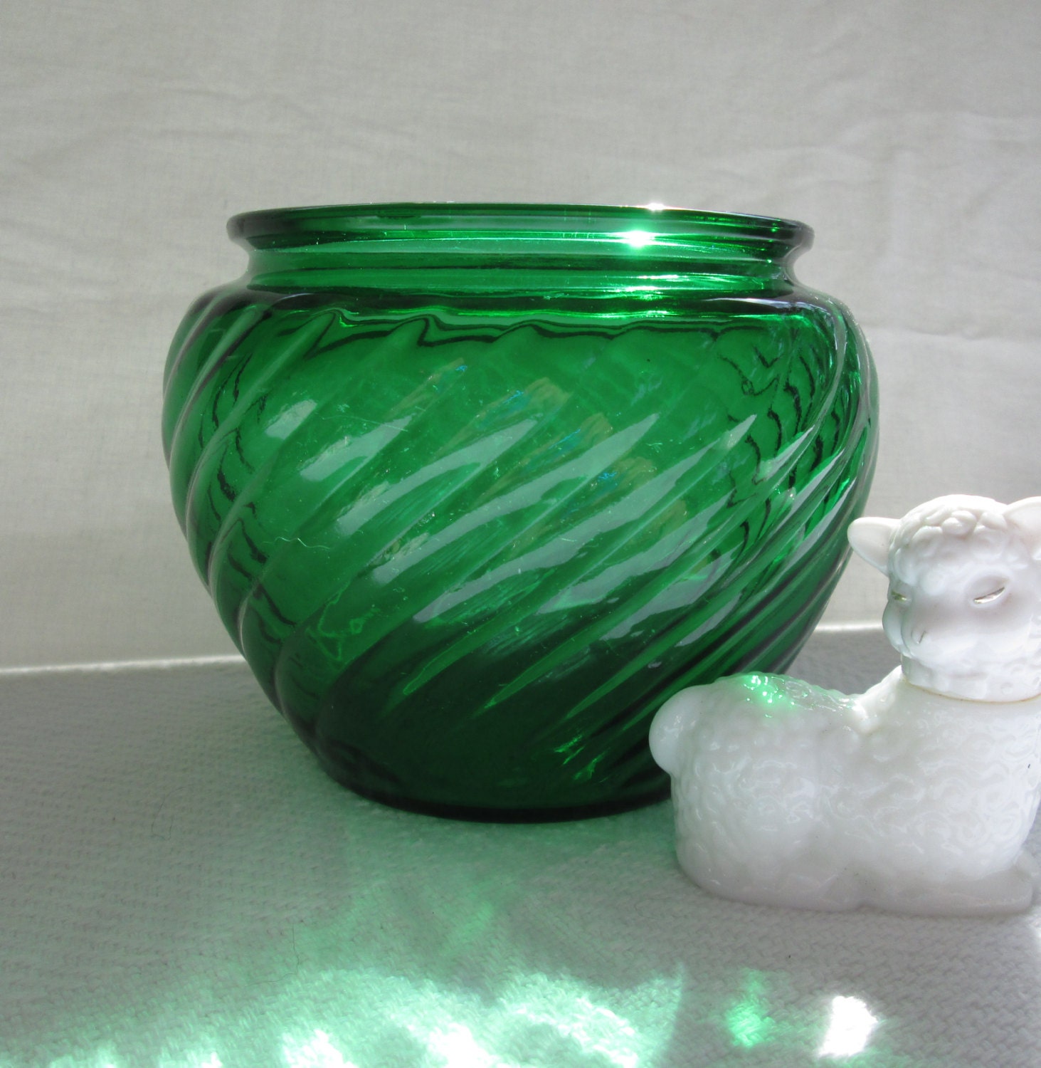 Vintage Emerald Green Swirled Glass Vase Wedding Centerpiece