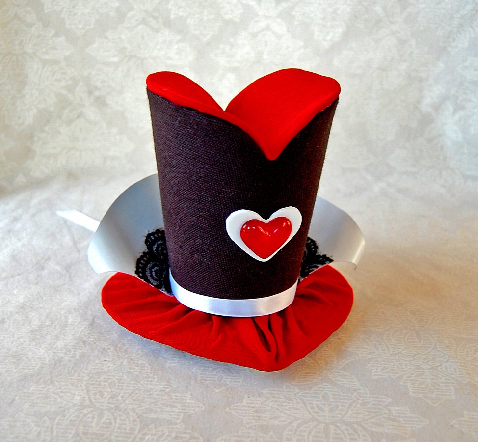 Tiny Top Hat: Queen of Hearts - Lolita Cosplay Costume Party Fascinator fast shipping Prop Wedding Small Mini top hat Miniature little