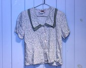 Vintage flowered blouse with a double collar
