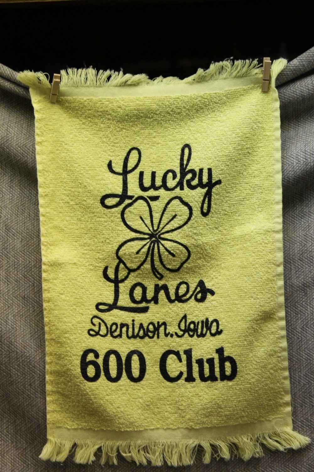 Lucky Lanes Yellow Vintage Bowling Towel 600 Club Denison Iowa