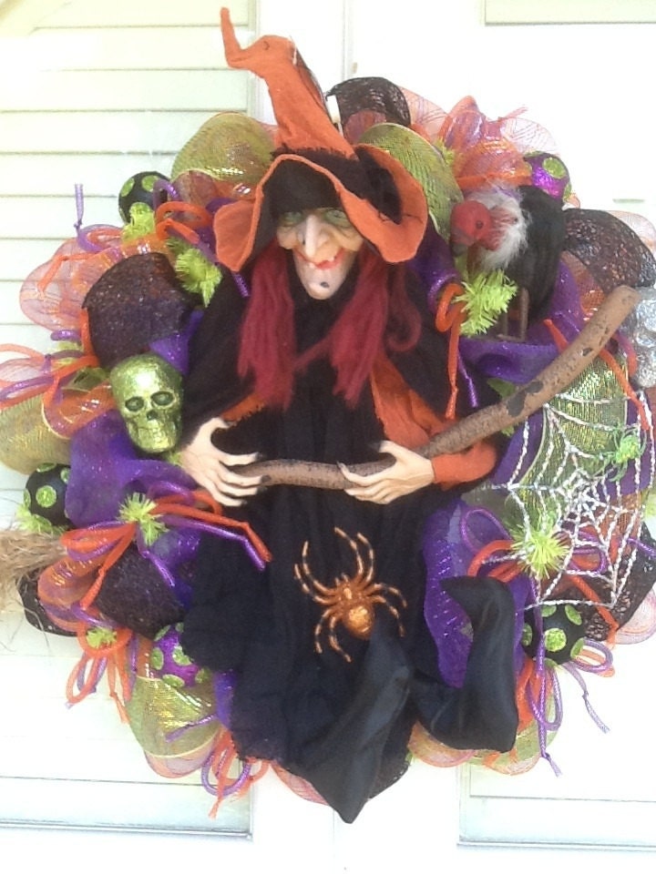Laughing Large Witch Wreath