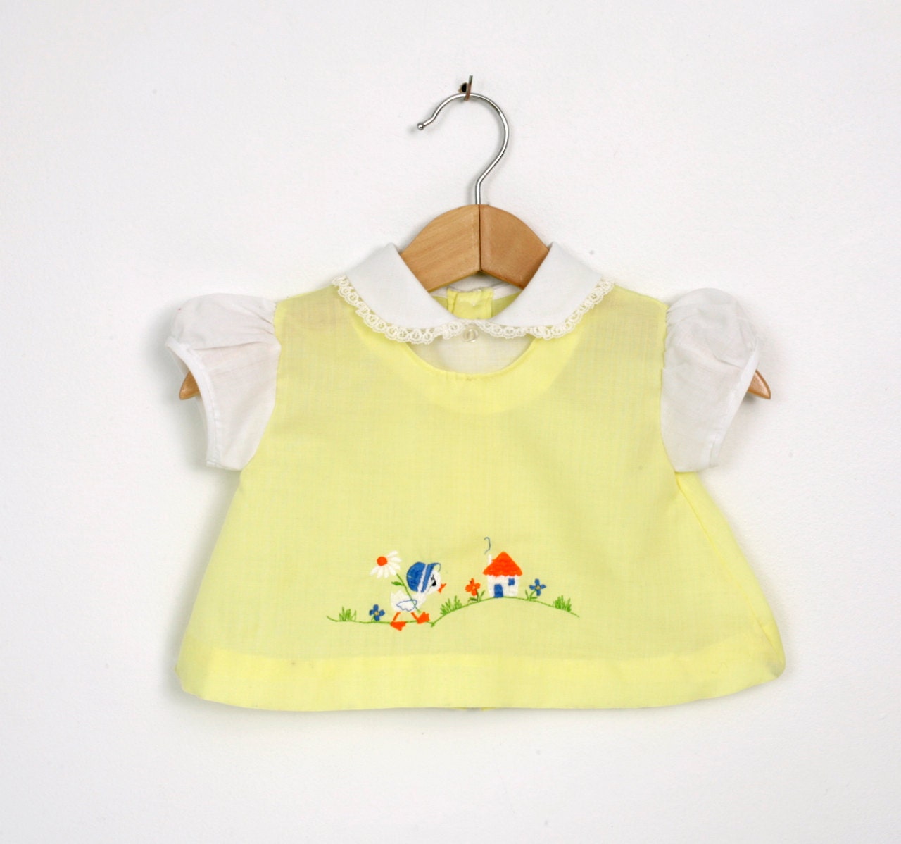 Vintage Baby Girl Shirt or Dress in Yellow and White 0 to 6 months - udaskids