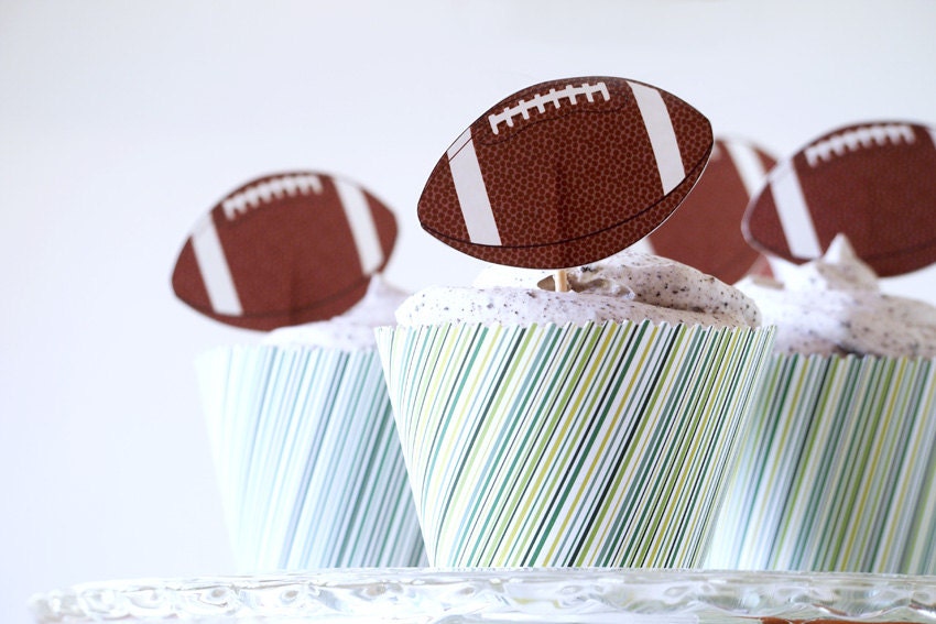 Printable Toppers and Wrappers: Football Cupcake Decor