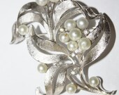 Vintage Brooch Pearl Leaf Trifari 1970s Jewelry