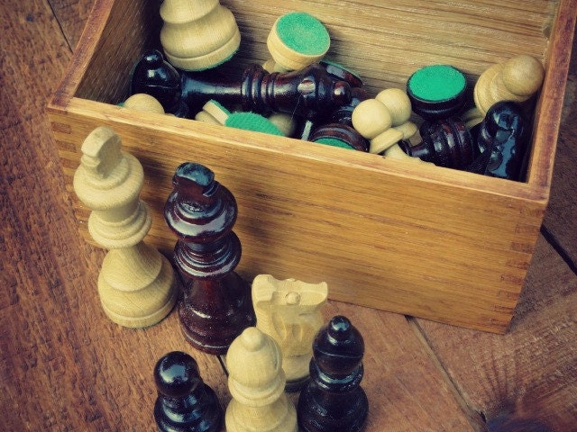 Vintage Chess Set in Box, Staunton French Lardy Style, 32 Rosewood and Boxwood Pieces