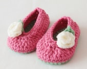 Baby girl shoes - crochet pink booties - doll's shoes