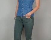 SPRING SALE Vintage Short Sleeve Denim Shirt// Scoop Neck Jean Shirt// Button Up Denim