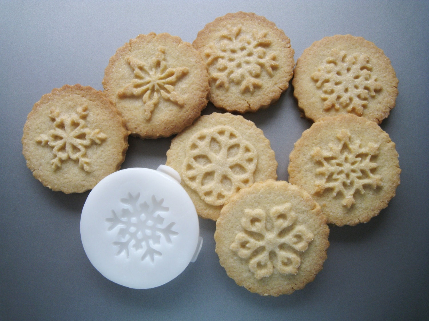 SNOWFLAKE COOKIE STAMPS recipe and instructions - make your own decorative cookies