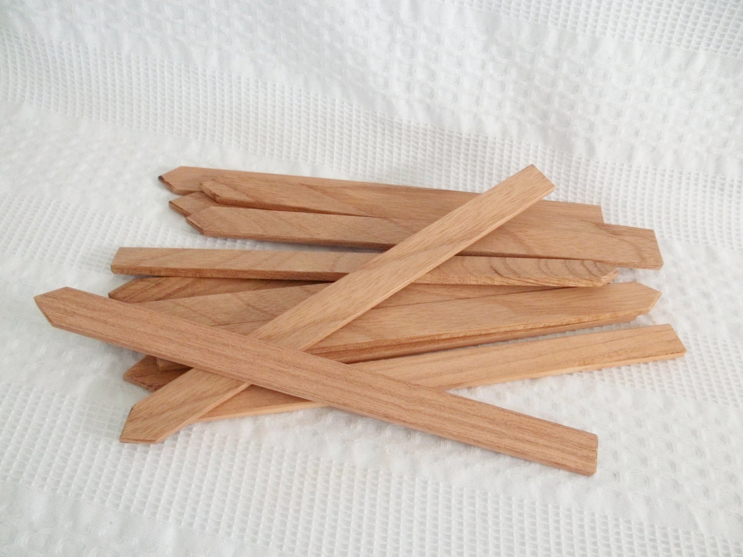 Cedar plant markers, set of 12. Garden markers for outdoor gardening. Garden stakes. Wood plant stakes, gift ideas.