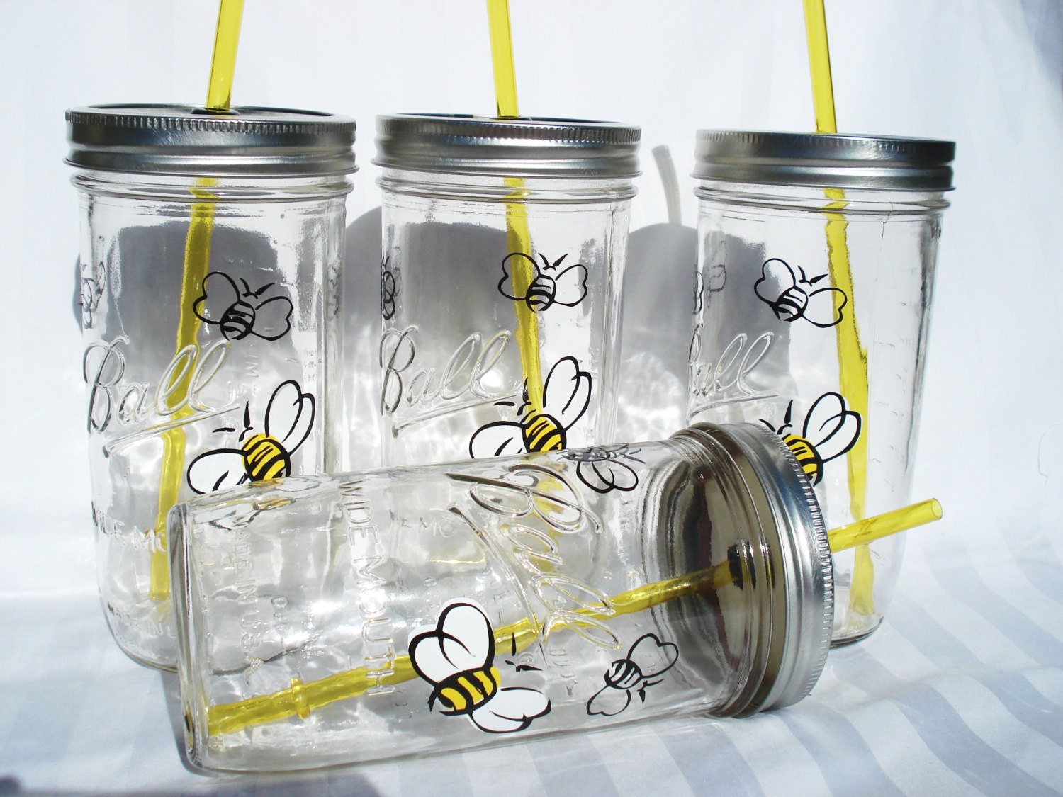 4 LARGE Mason Ball Jar Drink Sipper with Whimsical Bees and yellow BPA free straws FOUR 24 oz