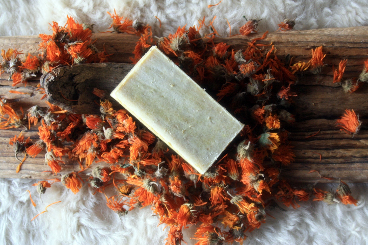 Handmade calendula and tea tree soap - Soap from organic farming - Cold Process Soap - Handmade soap - made in Italy - organic ingredients