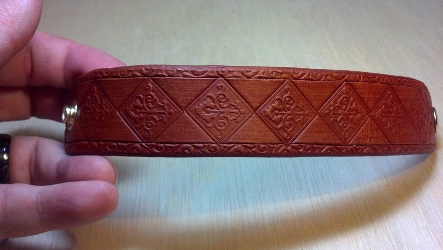 Leather Bracelet - Floral pattern