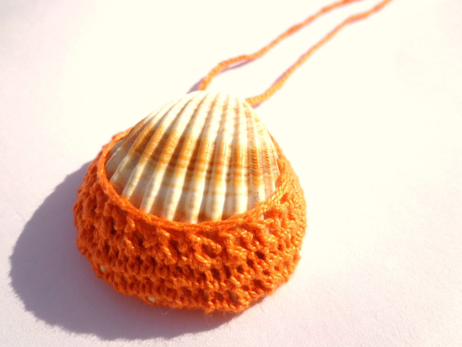 Seashell pendant, orange, crochet - SpringFresh