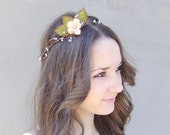 Flower Crown, Bridal hair crown,Woodland  Wedding flower head piece, Rustic bridal headband, beige flower and blue berries, garden party
