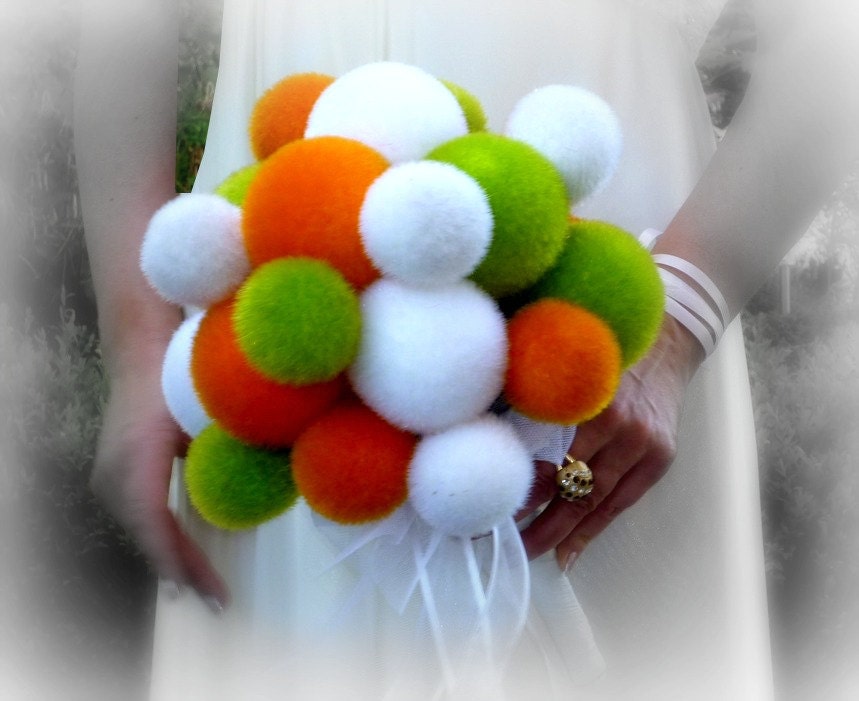 Alternative wedding cbouquet  Prague 2078 and boutonniere