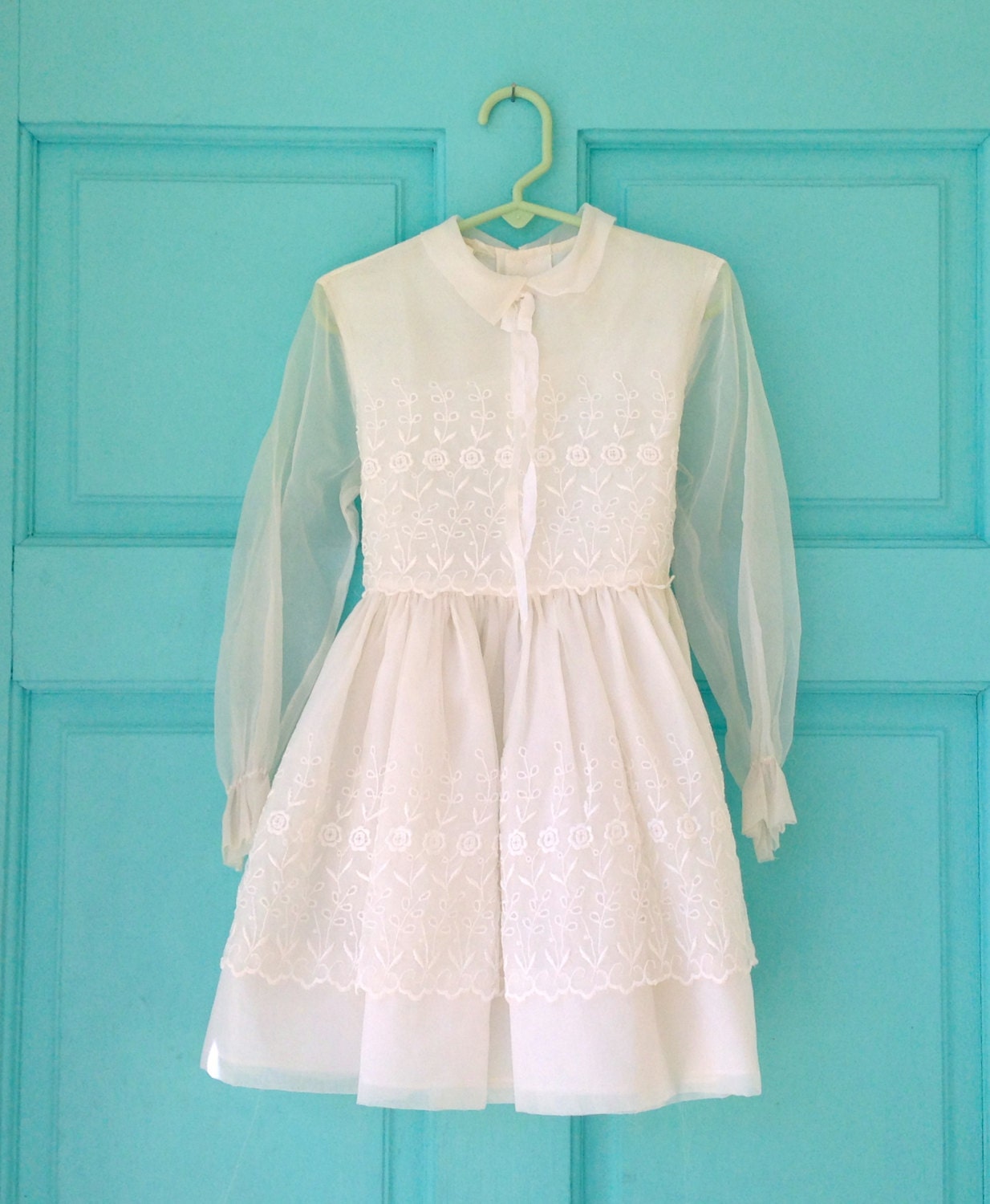Vintage Gorgeous White Lacey Dress 3-4 Years