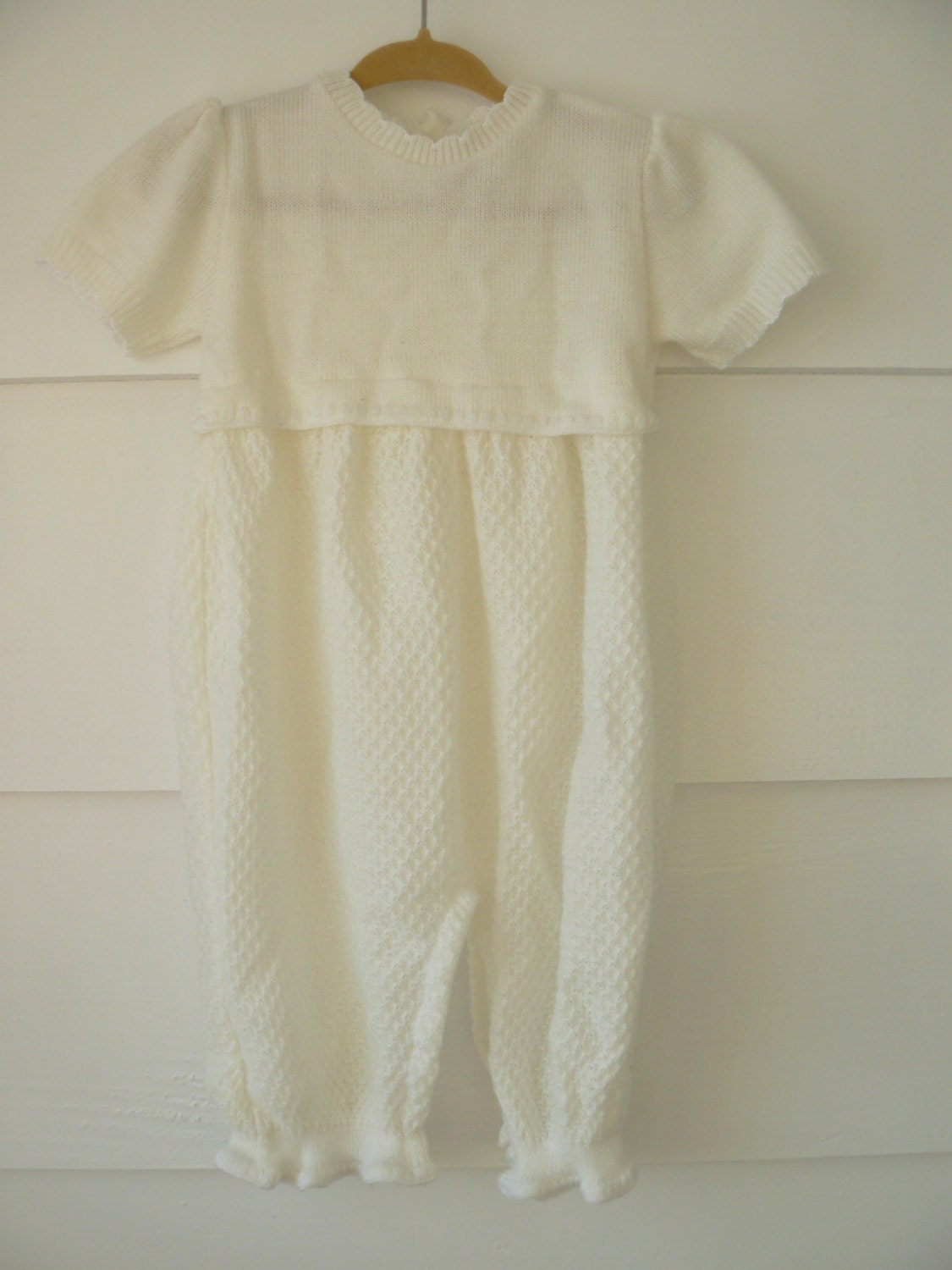 Vintage Baby Girl White Sweater Playsuit 6 to 9 months