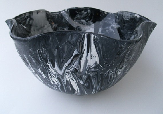 Black and white hand painted swirl glass bowl home decoration