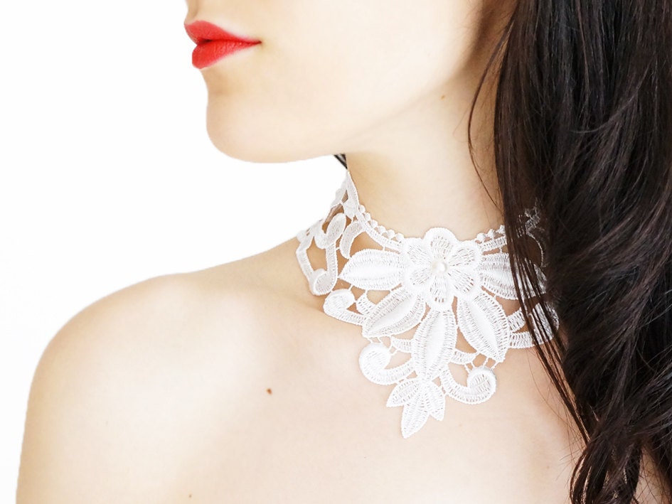 Sulania // Handmade White Floral Lace Choker Collar Wedding Bride Necklace Applique Blouse Accessories Pearl