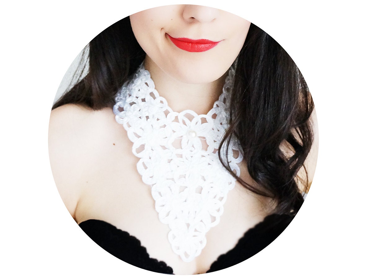 Athilia // Handmade White Floral Lace Collar Wedding Bride Necklace Applique Bride BridalBlouse Accessories Peter Pan Collar Pearl