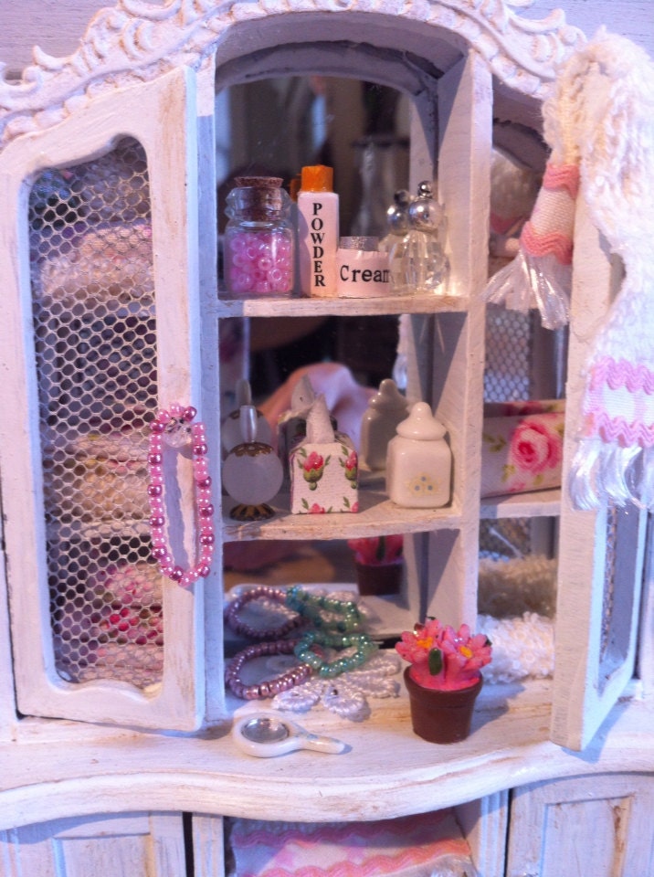 Distressed bathroom cabinet for 1:12 scale