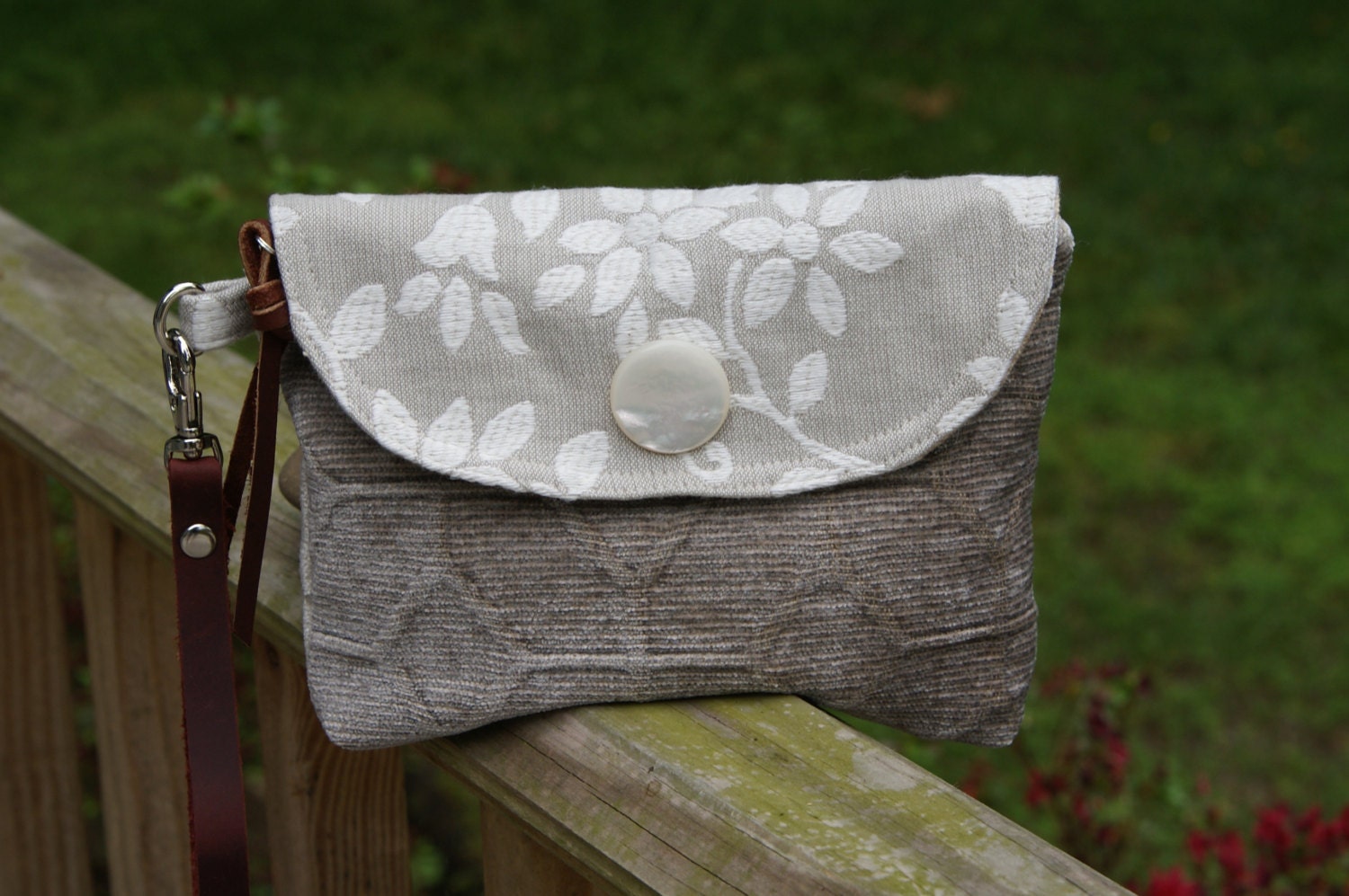 Natural Colors Clutch Wristlet Camera Bag Purse Smart Phone Iphone Gadget Leather Wristlet