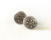 Sterling silver ear studs, oxidized, matte finish, minimal design. Spring Trends - applenamedD