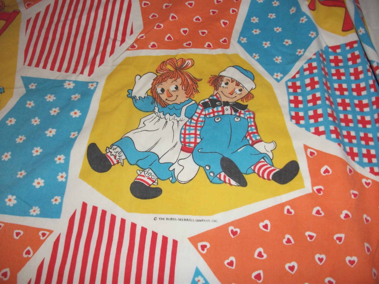 Raggedy Ann and Andy Twin Size Fitted Bed Sheet.  70s Bobbs-Merrill Comapny