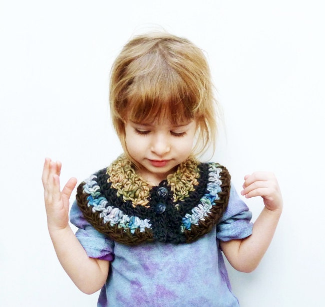 Girls Capelet, Crochet Scarf, Vintage Buttons, Girls Clothing, Handmade Gift