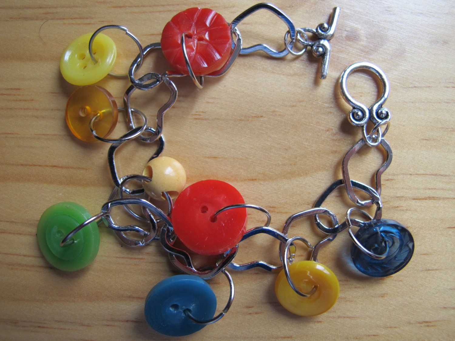 Vintage Bakelite button "Charm" bracelet on sweet heart-shaped chain