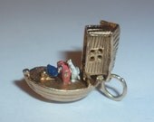 Vintage 9ct Gold, Opening and Enamelled Noah's Ark Charm