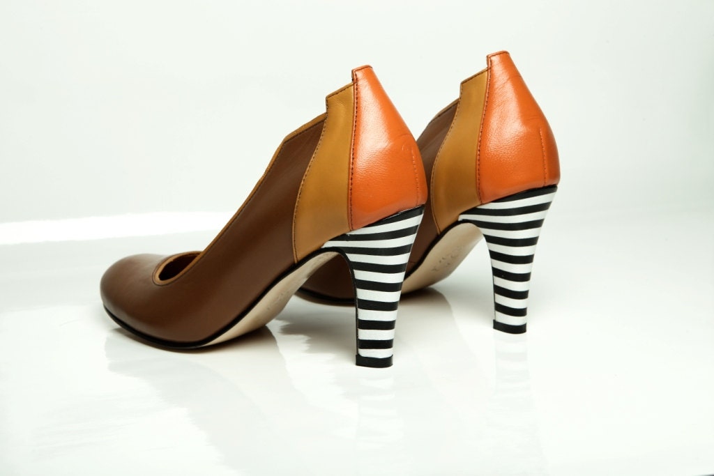 3.3 inches high striped heel / rounded toe pump / three tone / leather shoes