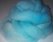 Hand Dyed Merino Wool Roving -1oz- light blue - Spinning Felting Fiber
