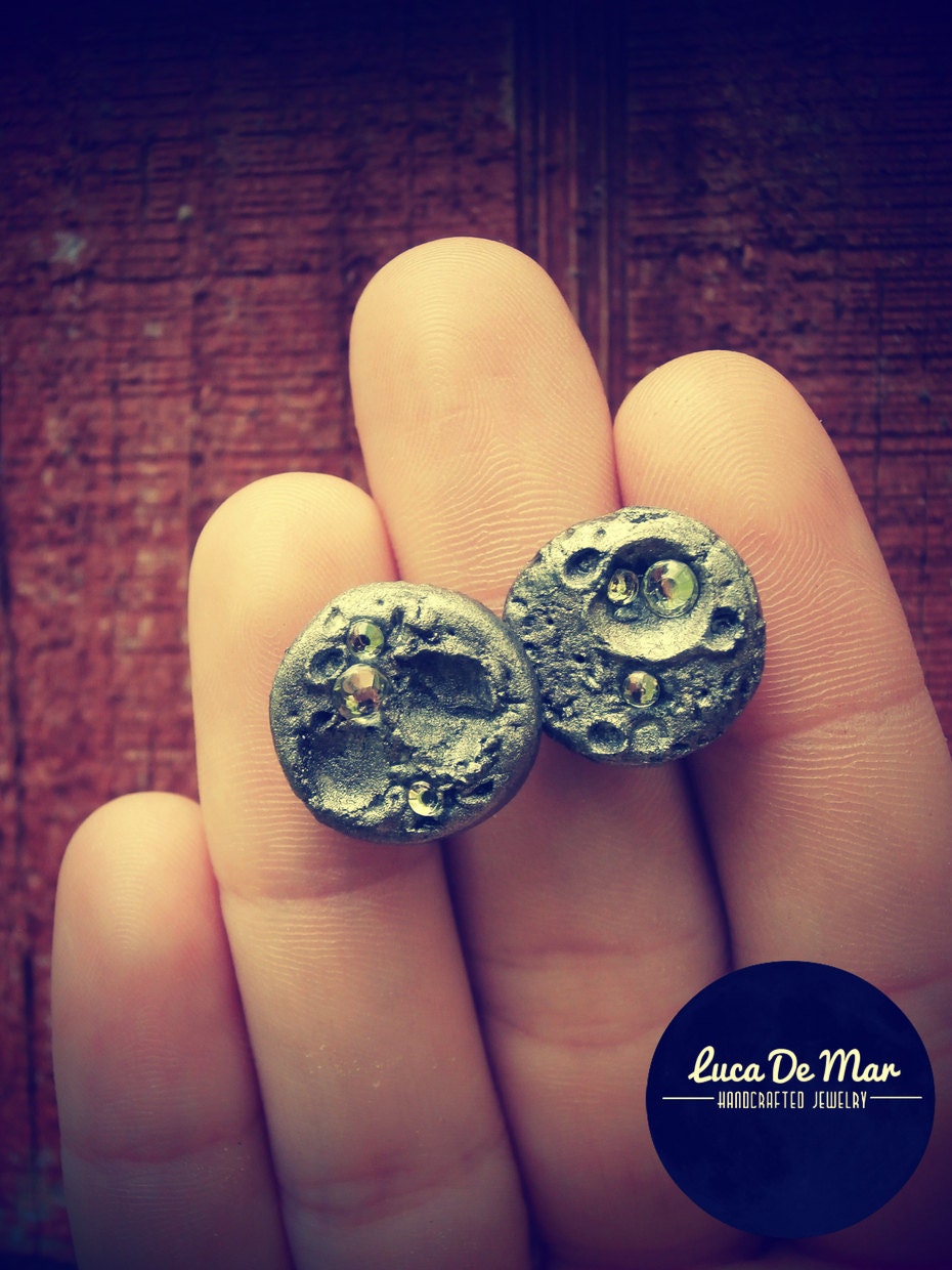 Flat Back Lunar Rock Diamond Stud