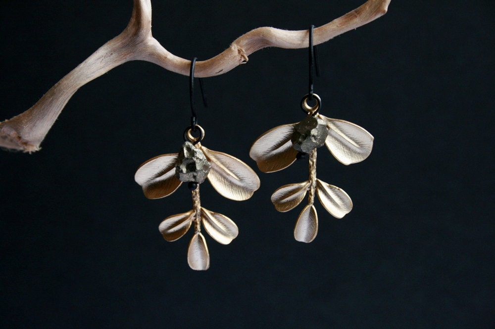 gold earrings with pyrite nuggets - bohemian jewelry - leaf earrings