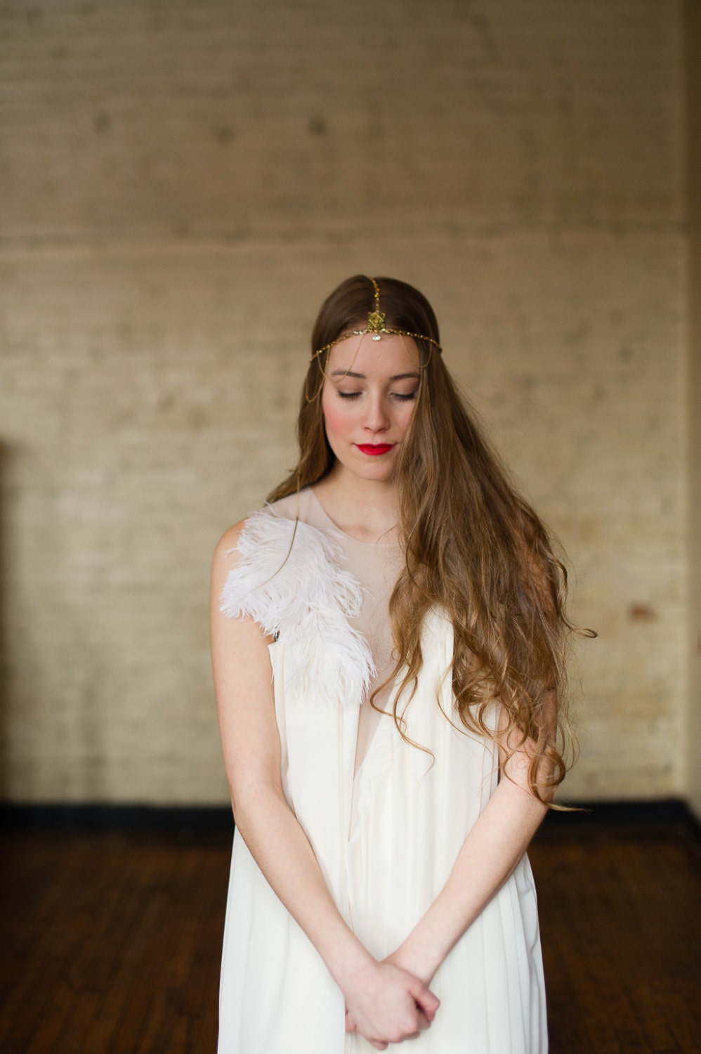 1920s' Boho White Feather Flapper Headband - Vintage Inspired - Bridal Gold Chain Headdress - Coin Headpiece