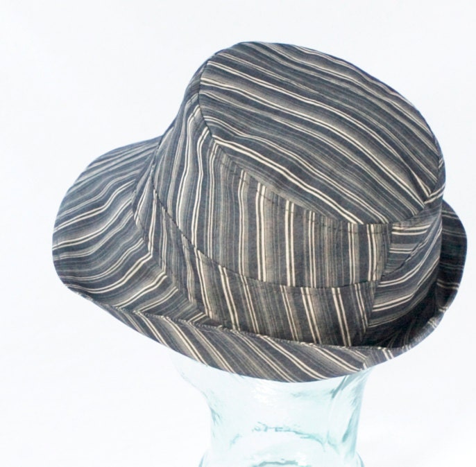 Womens Cotton Sunhat in Dusty Navy and Cream Stripes : M