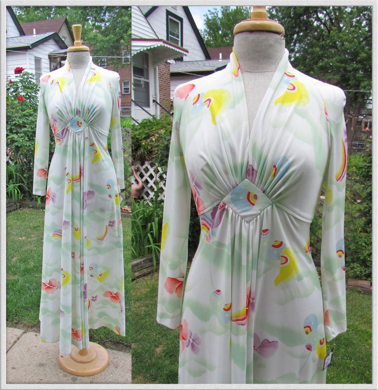 PRETTY 1970s Vintage Maxi Dress rainbow flowers iris