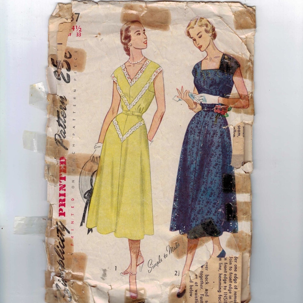 1950s Vintage Sewing Pattern Simplicity 3237 Misses Flared Skirt V Neck Dress Half Size 14 1/2 Bust 33 50s B32 B33 B34