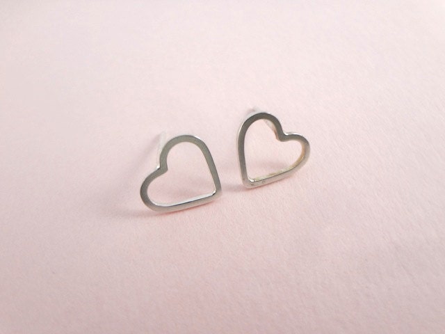 Sterling Silver Heart Earrings Wedding gifts for her Bridesmaid gifts Sweet heart earrings Cute earrings Silver stud earrings
