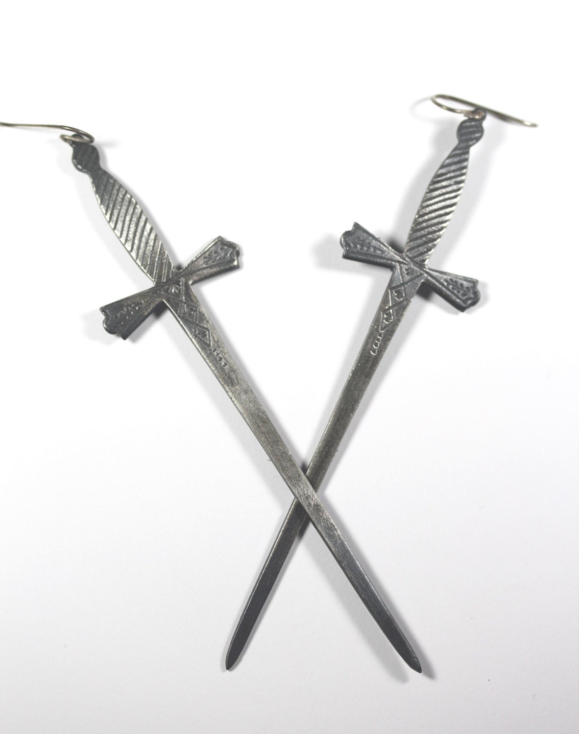 2 of swords. tarot earrings.