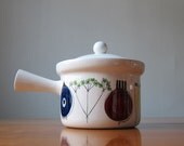 Picknick lidded dish by Marianne Westman for Rörstrand